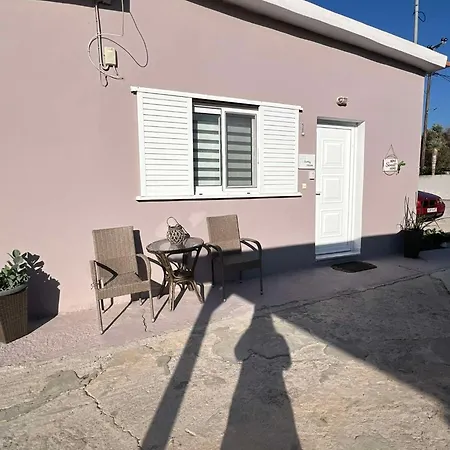 Sunny House Semesterbostad Kremastí