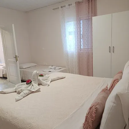 Holiday home Sunny House *