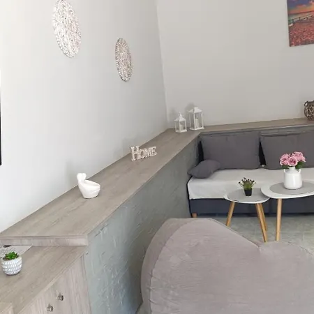 Sunny House بيت للعطل *