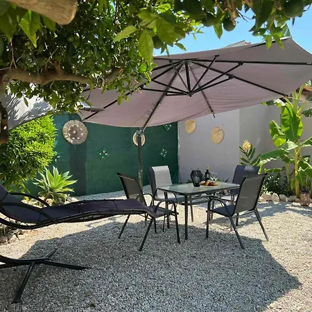 בית נופש Sunny House *