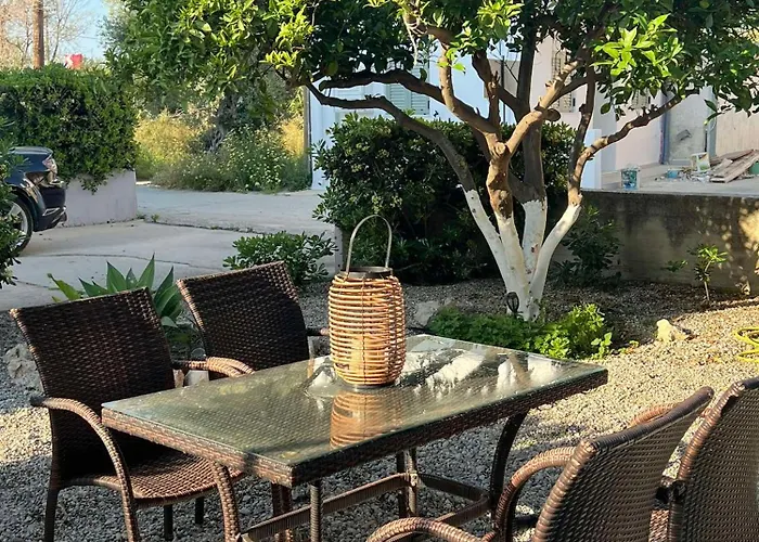 Sunny House بيت للعطل *