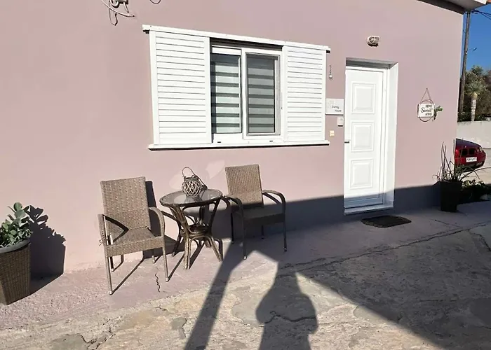 Sunny House بيت للعطل Kremastí