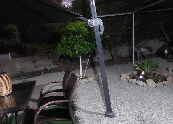 Sunny House بيت للعطل *